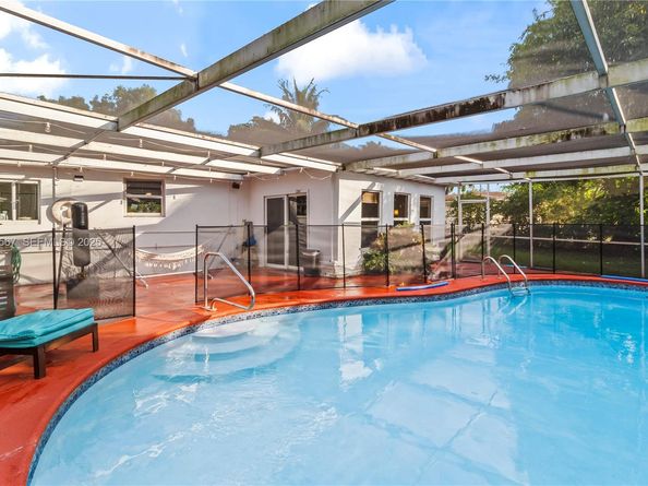 12424 NE 1st Ave, North Miami FL 33161