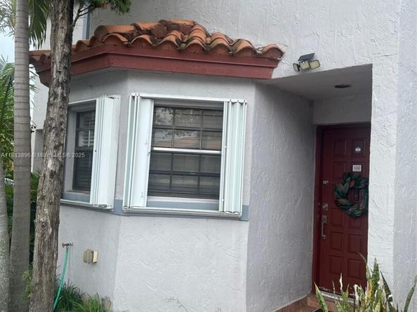 15410 SW 74th Cir Ct 1302, Miami FL 33193