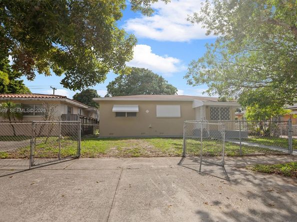 42 E 16th St, Hialeah FL 33010