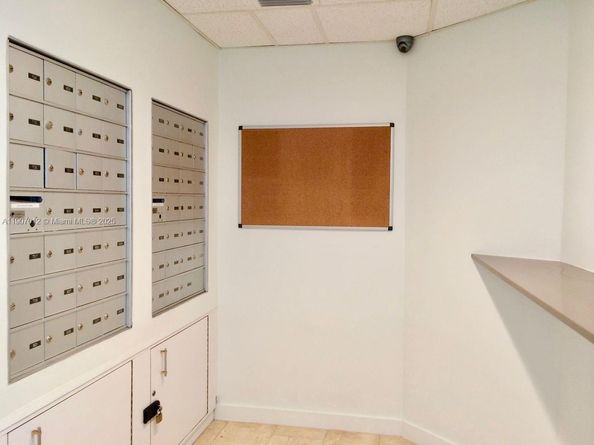 1621 Bay Rd PH1, Miami Beach FL 33139