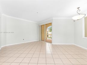 8964 W Flagler St 206, Miami FL 33174