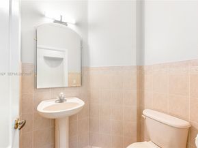8964 W Flagler St 206, Miami FL 33174