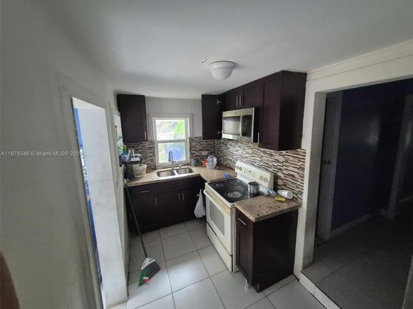 1243 NE 159th St, North Miami Beach FL 33162