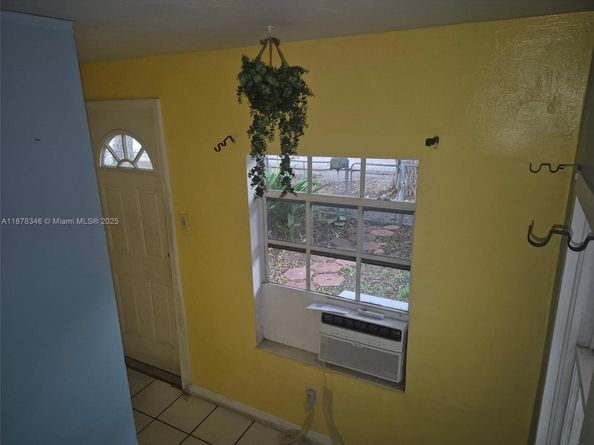 1243 NE 159th St, North Miami Beach FL 33162