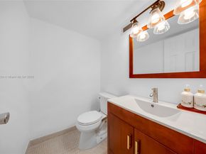 137 Golden Isles Dr 508, Hallandale Beach FL 33009