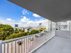 137 Golden Isles Dr 508, Hallandale Beach FL 33009
