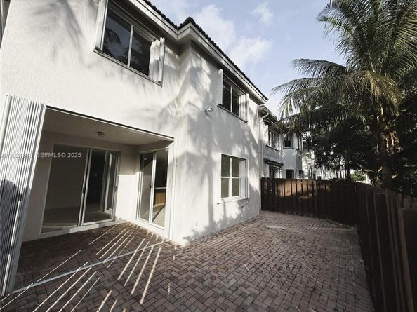 11378 NW 72nd Ter, Doral FL 33178