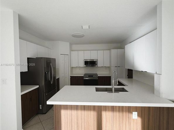 11378 NW 72nd Ter, Doral FL 33178