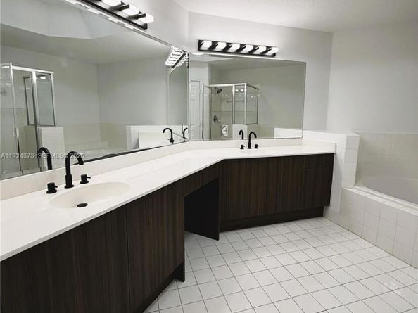 11378 NW 72nd Ter, Doral FL 33178