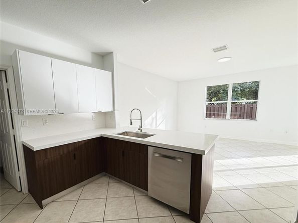 11378 NW 72nd Ter, Doral FL 33178