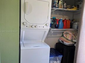 5242 NE 6th Ave, Building D 27 D 27, Oakland Park FL 33334