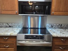 5242 NE 6th Ave, Building D 27 D 27, Oakland Park FL 33334