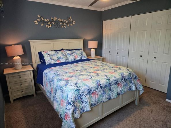 5242 NE 6th Ave, Building D 27 D 27, Oakland Park FL 33334