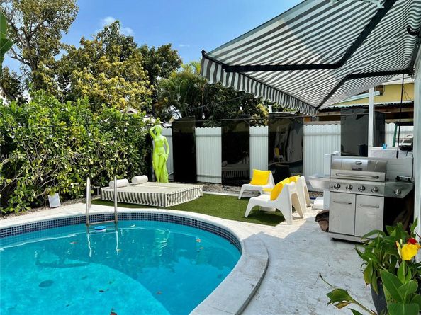 1051 NW 25th Ave, Miami FL 33125