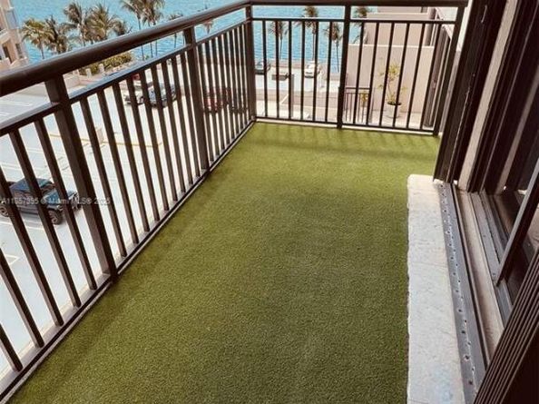 540 Brickell Key Dr 818, Miami FL 33131