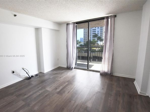 540 Brickell Key Dr 818, Miami FL 33131