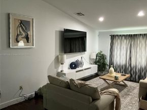 651 SW 176 Ave, Pembroke Pines FL 33029