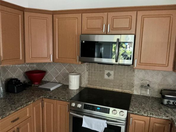 651 SW 176 Ave, Pembroke Pines FL 33029