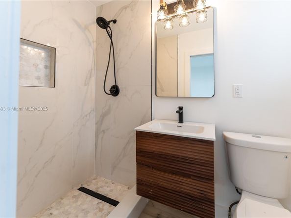 5700 SW 56th St, Davie FL 33314