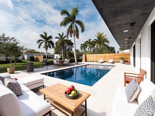 5700 SW 56th St, Davie FL 33314