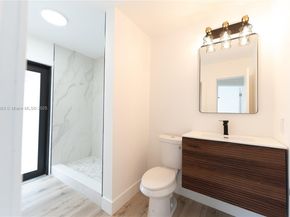 5700 SW 56th St, Davie FL 33314