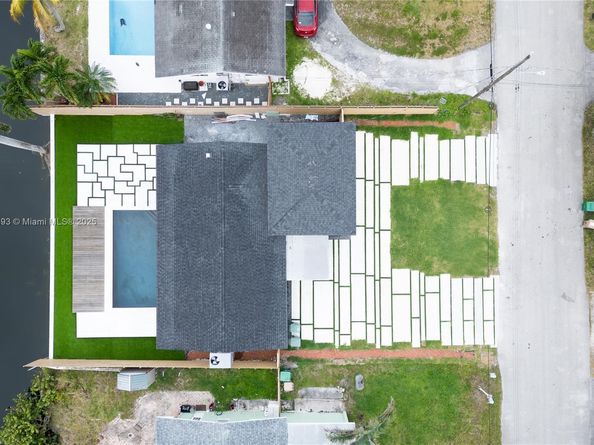 5700 SW 56th St, Davie FL 33314