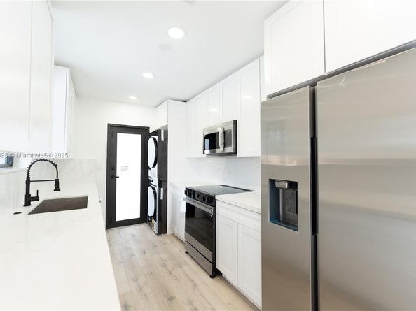 5700 SW 56th St, Davie FL 33314