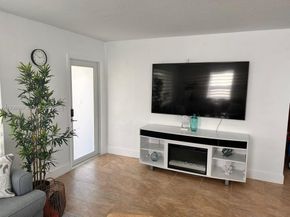 6900 SW 3rd St, Pembroke Pines FL 33023