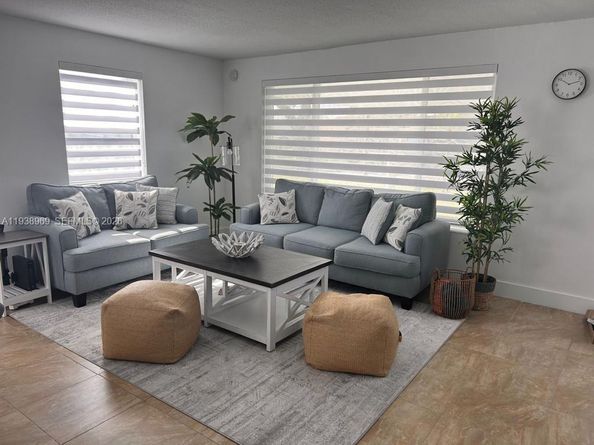 6900 SW 3rd St, Pembroke Pines FL 33023