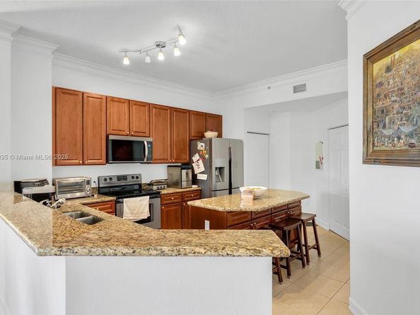 3001 NE 185th St 610, Aventura FL 33180