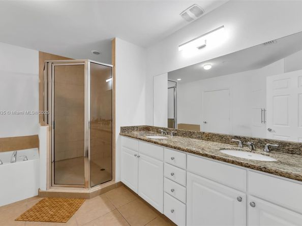 3001 NE 185th St 610, Aventura FL 33180
