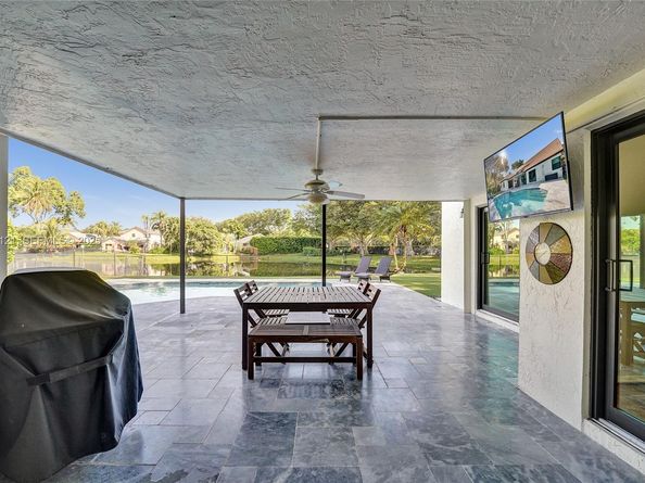 3071 Perriwinkle Cir, Davie FL 33328