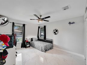 3071 Perriwinkle Cir, Davie FL 33328