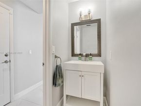 3071 Perriwinkle Cir, Davie FL 33328