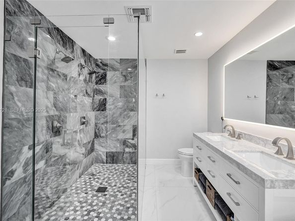 3071 Perriwinkle Cir, Davie FL 33328