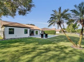 3071 Perriwinkle Cir, Davie FL 33328