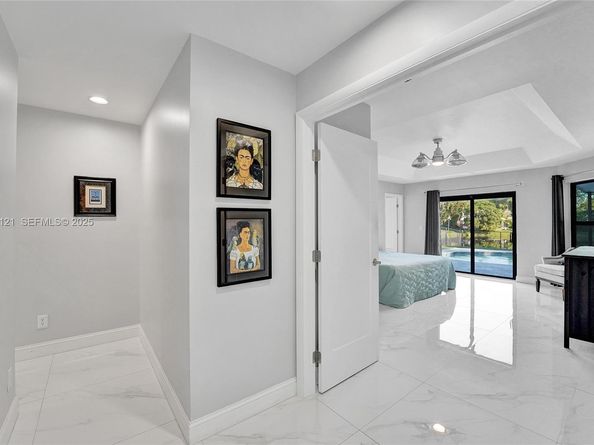 3071 Perriwinkle Cir, Davie FL 33328