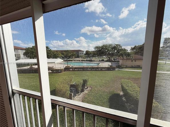 151 SW 135th Ter 212T, Pembroke Pines FL 33027