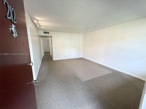 151 SW 135th Ter 212T, Pembroke Pines FL 33027