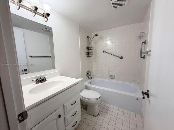 151 SW 135th Ter 212T, Pembroke Pines FL 33027