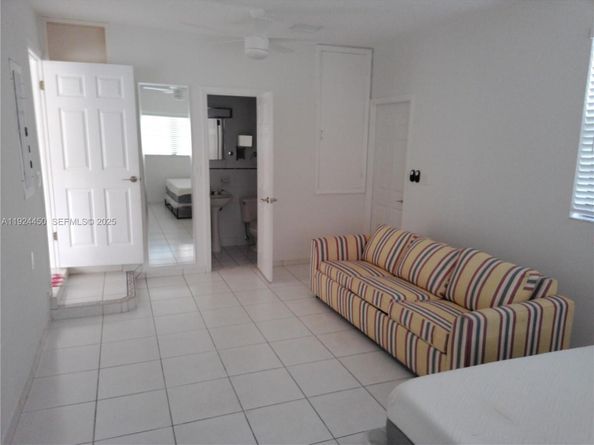 10812 SW 33rd St, Miami FL 33165