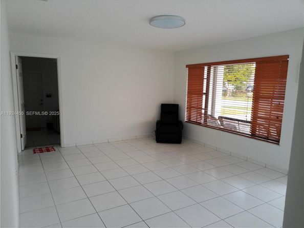 10812 SW 33rd St, Miami FL 33165