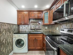 711 S Hollybrook Dr 209, Pembroke Pines FL 33025