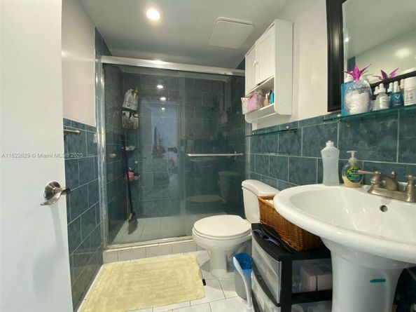 3642 NE 171st St 208, North Miami Beach FL 33160