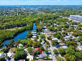 2470-2472 NE 182nd Ter, North Miami Beach FL 33160