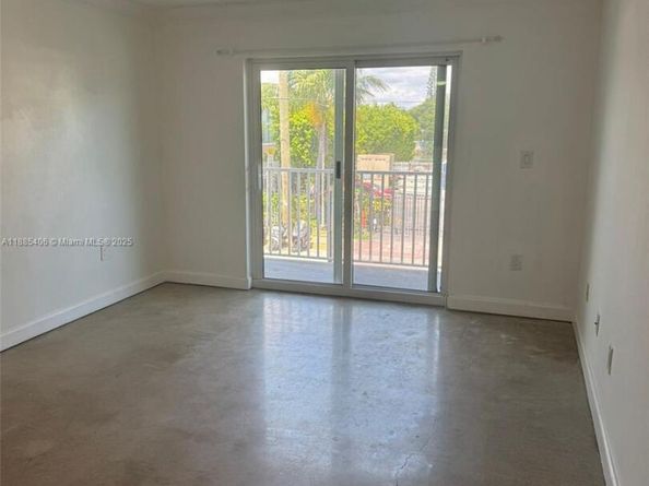 7830 Dickens Ave 203, Miami Beach FL 33141