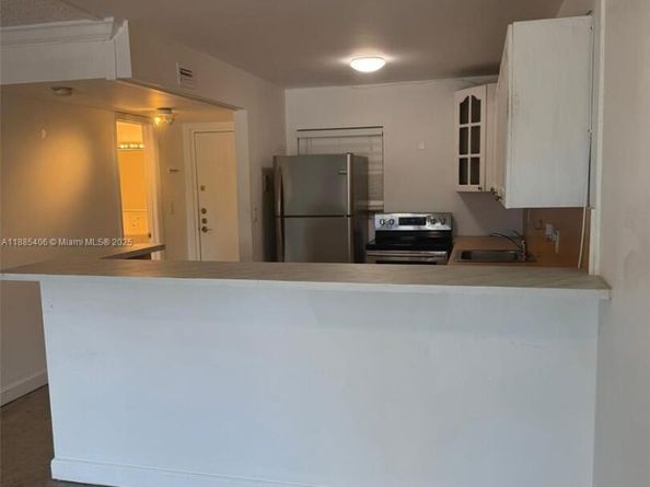 7830 Dickens Ave 203, Miami Beach FL 33141