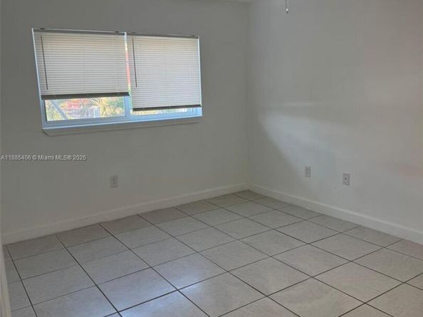 7830 Dickens Ave 203, Miami Beach FL 33141