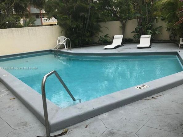 7830 Dickens Ave 203, Miami Beach FL 33141