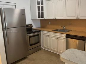 7830 Dickens Ave 203, Miami Beach FL 33141
